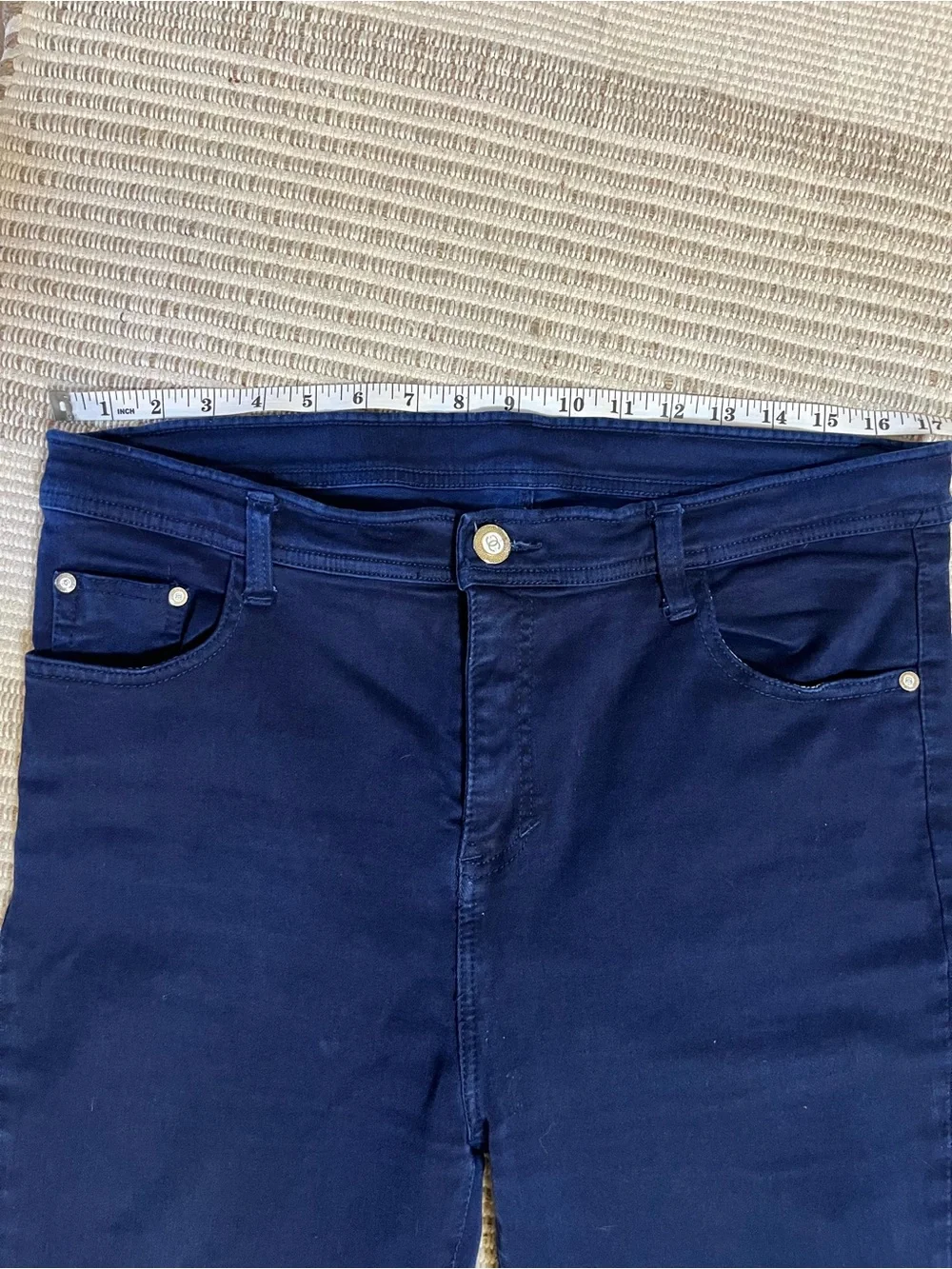 CHANEL Navy Blue Ankle Cropped Jeans